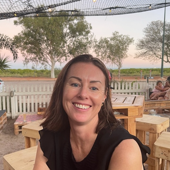 Meet your Posher, Lois - Picture 1 of 1